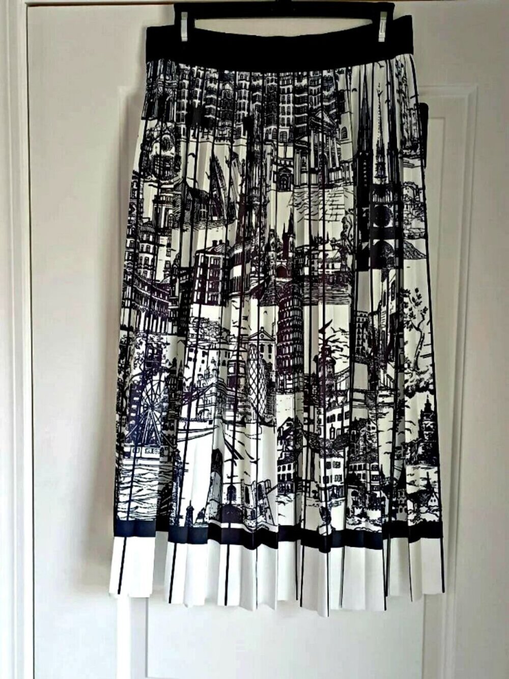 NEW! CITY SCAPE PLEATED TOILE MIDI SKIRT SZ L